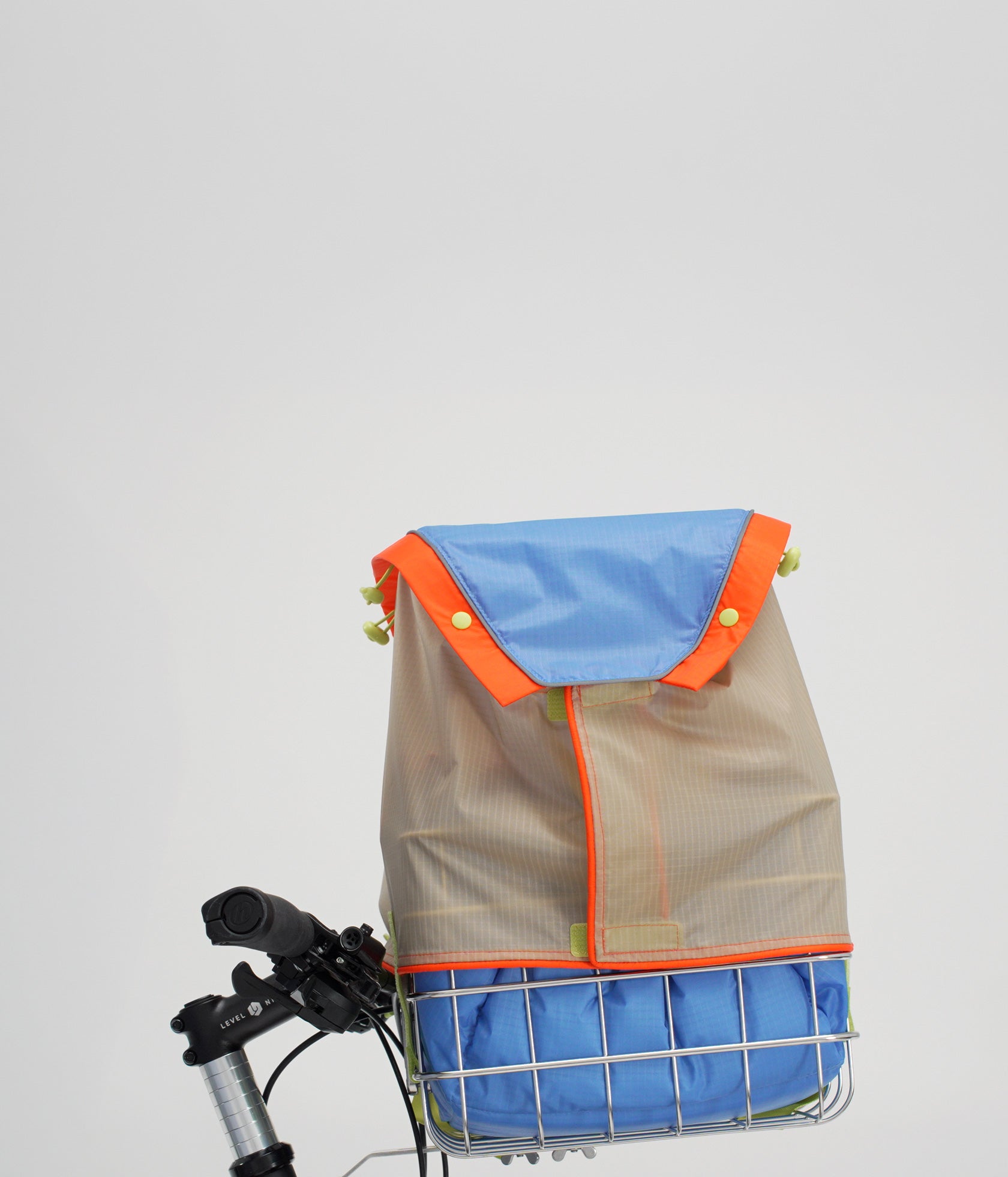 Hundefahrradkorb mit komplett geschlossenem Regendach